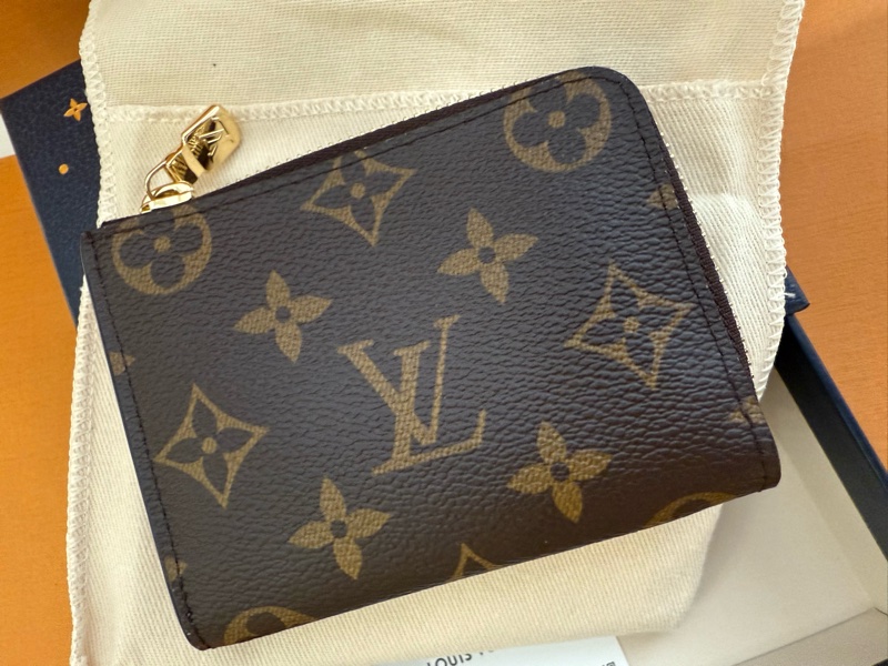 全新品LV M83676 Noa L型拉鍊短夾-0