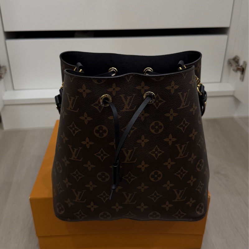 LV LOUIS VUITTON NéoNoé MM肩背水桶包 M44020-5