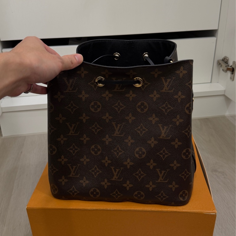 LV LOUIS VUITTON NéoNoé MM肩背水桶包 M44020-6