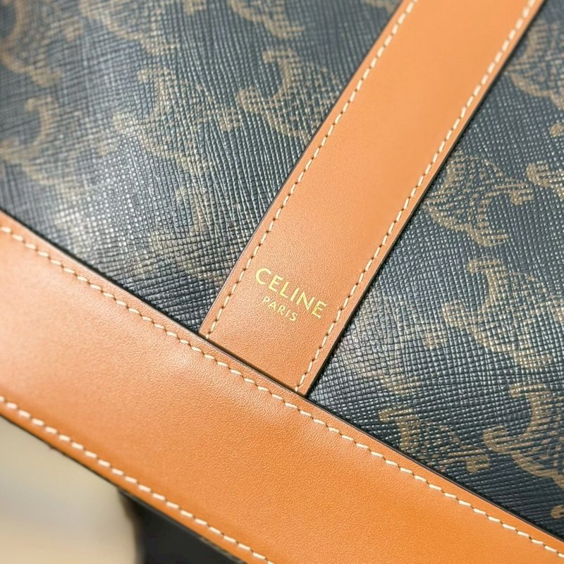 (近全新僅試背🤍)🏷Celine 瑟琳．Triomphe 老花水桶包 小號-14