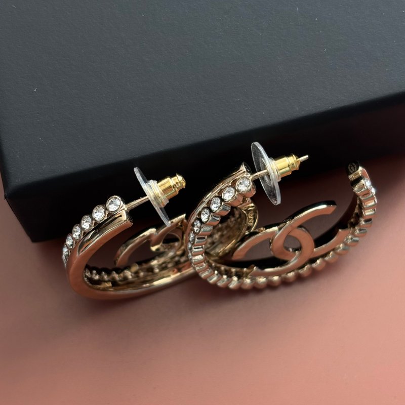 ::CHANEL:: 淡金大圈雙C 水鑽飾邊耳環-1