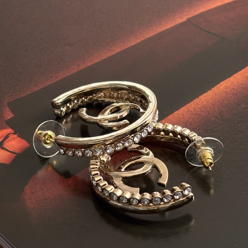 ::CHANEL:: 淡金大圈雙C 水鑽飾邊耳環-3