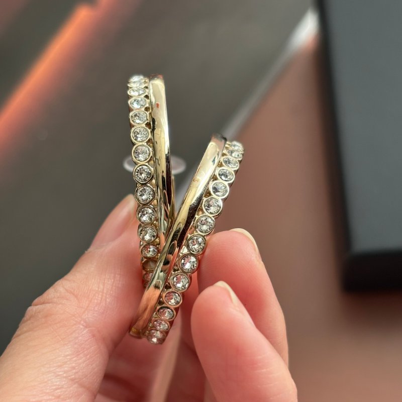 ::CHANEL:: 淡金大圈雙C 水鑽飾邊耳環-5