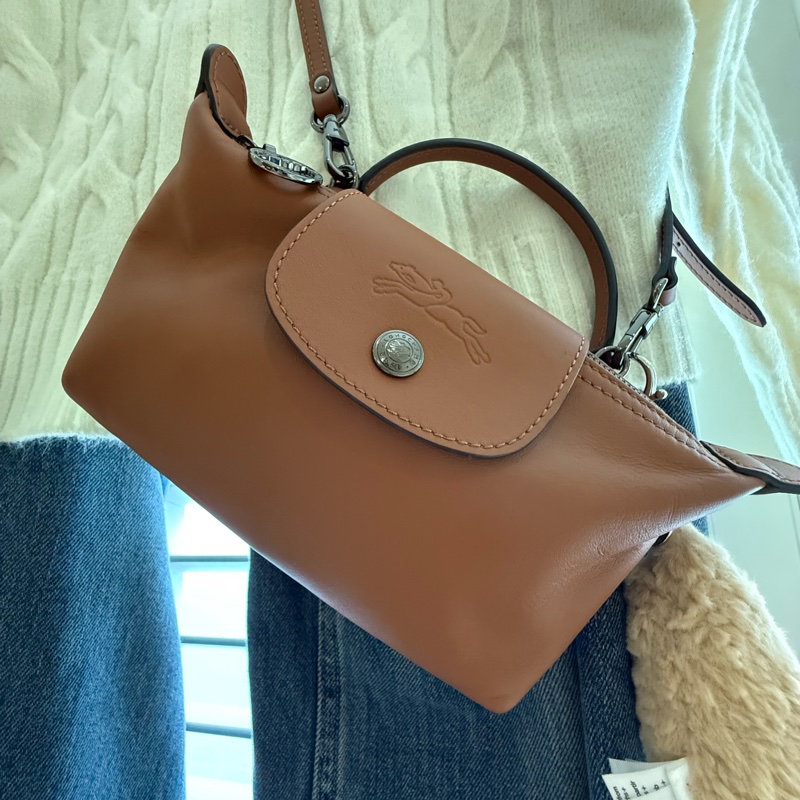 99新LONGCHAMP LE PLIAGE XTRA系列牛皮斜背包(迷你/白蘭地)-0