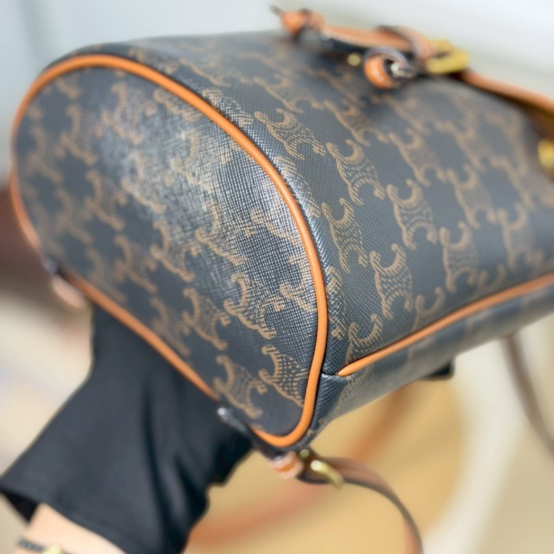 (全新閒置品✨)🏷Celine 瑟琳．Triomphe 老花後背包 小號-5