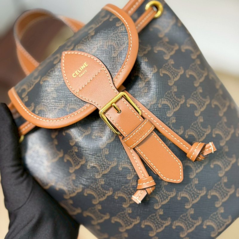 (全新閒置品✨)🏷Celine 瑟琳．Triomphe 老花後背包 小號-12