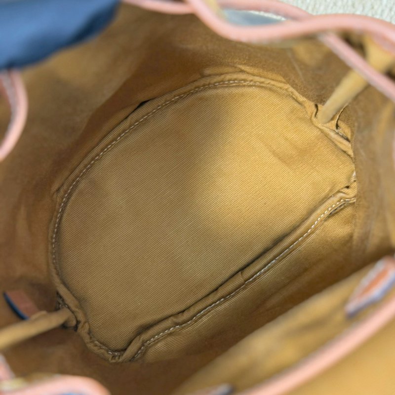 (全新閒置品✨)🏷Celine 瑟琳．Triomphe 老花後背包 小號-15