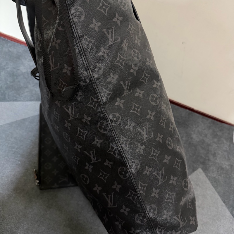 Lv 黑花束口抽繩手提/肩背托特包 M44228-3