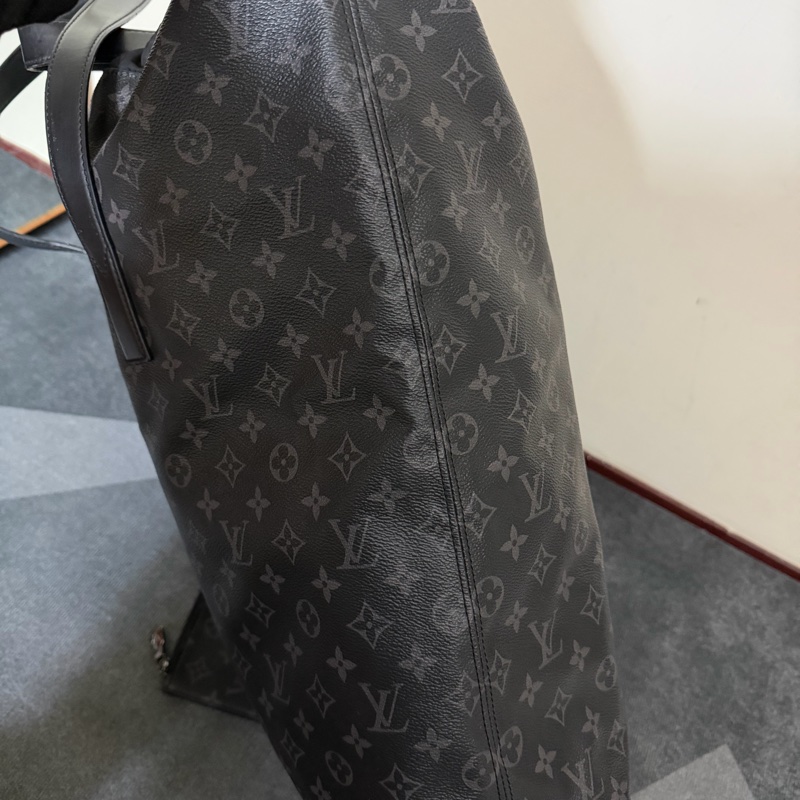 Lv 黑花束口抽繩手提/肩背托特包 M44228-5