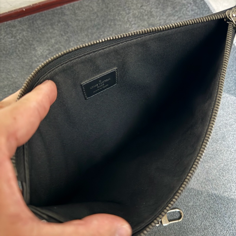 Lv 黑花束口抽繩手提/肩背托特包 M44228-17