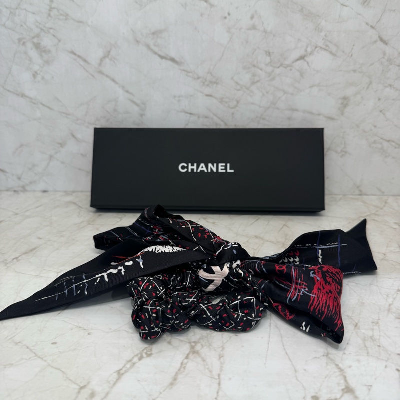 CHANE黑紅字母髮飾-2