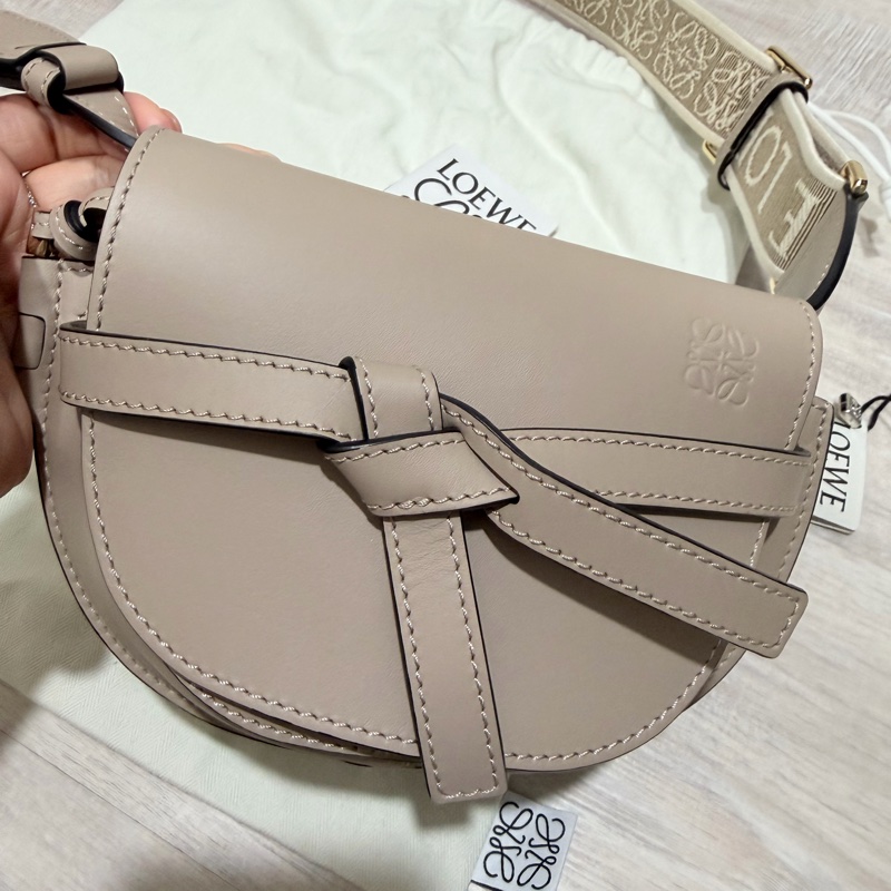 LOEWE Gate Dual Mini 斜背包（沙色）-1