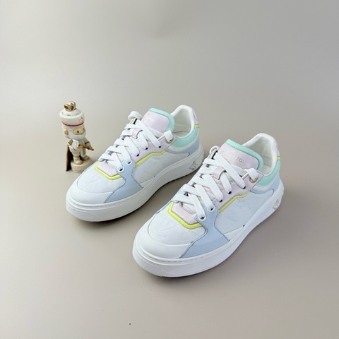 LV/路易威登 Time Out藍粉浮雕老花休閒鞋 36碼 98新 品相不錯