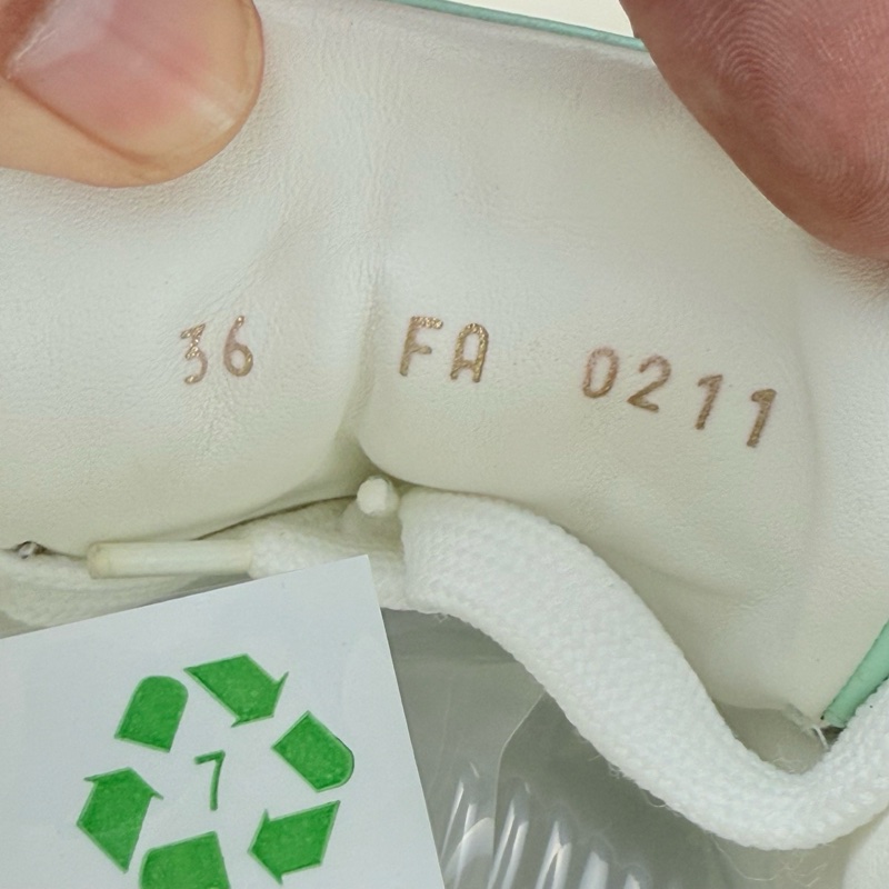 LV/路易威登 Time Out藍粉浮雕老花休閒鞋 36碼 98新 品相不錯-5