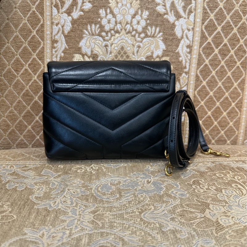 YSL 黑牛皮霧金釦LouLouToy斜背包-2
