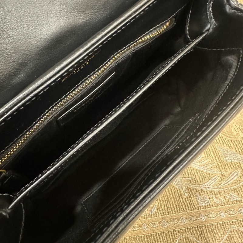 YSL 黑牛皮霧金釦LouLouToy斜背包-8