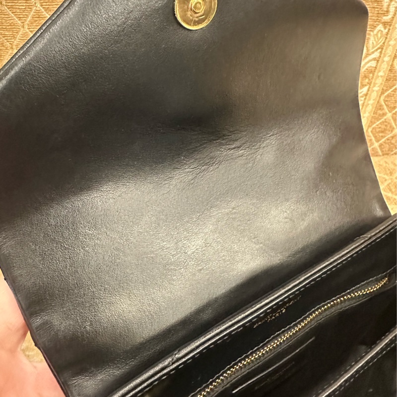 YSL 黑牛皮霧金釦LouLouToy斜背包-9