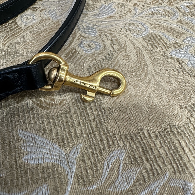 YSL 黑牛皮霧金釦LouLouToy斜背包-11