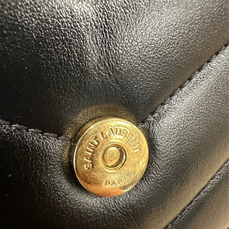 YSL 黑牛皮霧金釦LouLouToy斜背包-15