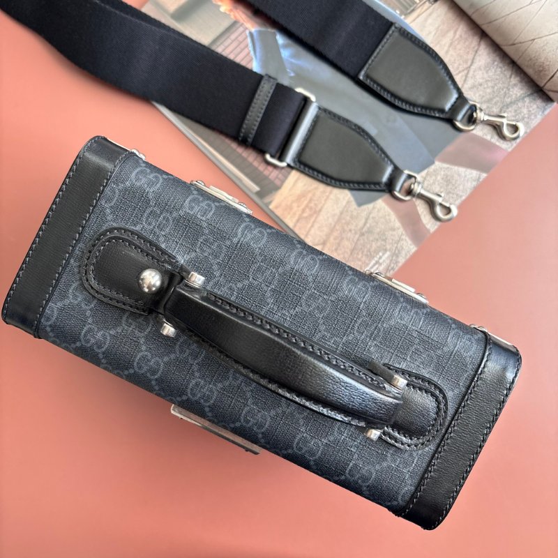 ::GUCCI:: Black GG Supreme canvas 黑緹花手提斜背箱型包 化妝箱包-1
