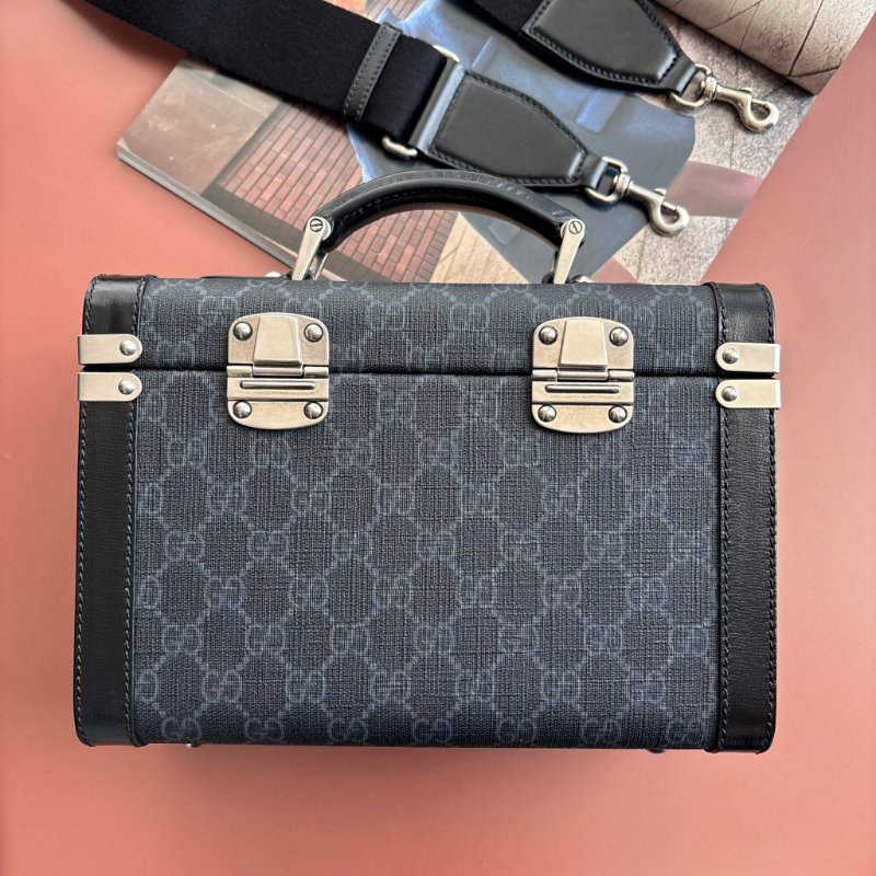 ::GUCCI:: Black GG Supreme canvas 黑緹花手提斜背箱型包 化妝箱包-2