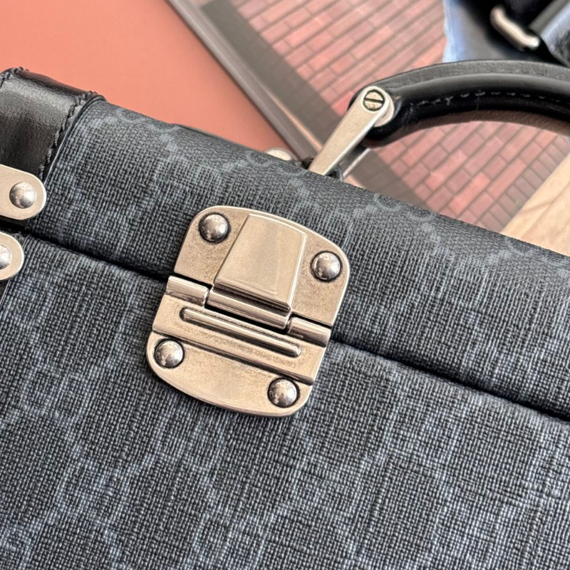 ::GUCCI:: Black GG Supreme canvas 黑緹花手提斜背箱型包 化妝箱包-5