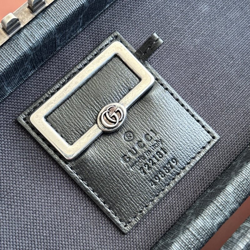 ::GUCCI:: Black GG Supreme canvas 黑緹花手提斜背箱型包 化妝箱包-24