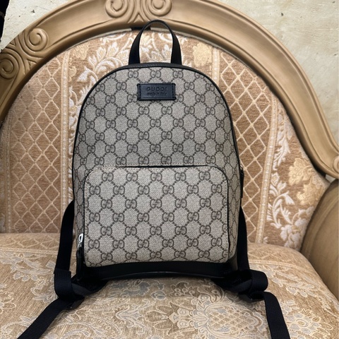 Gucci PVC黑牛皮銀釦前拉鍊口袋後背包