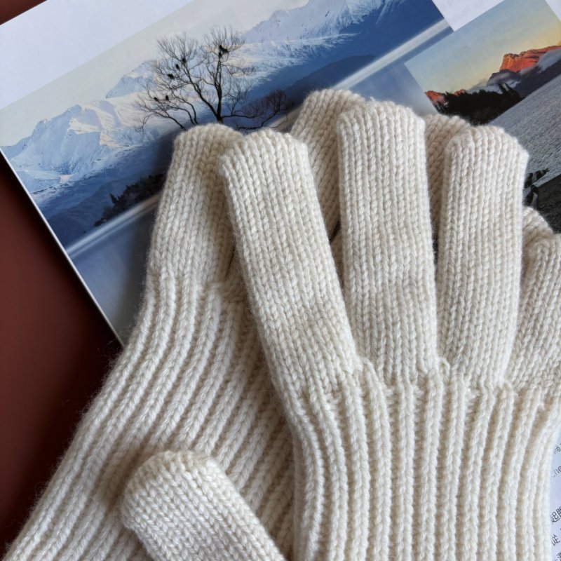 ::GUCCI:: 金屬雙G飾 羊毛山羊絨混紡手套 白色雪地手套-4