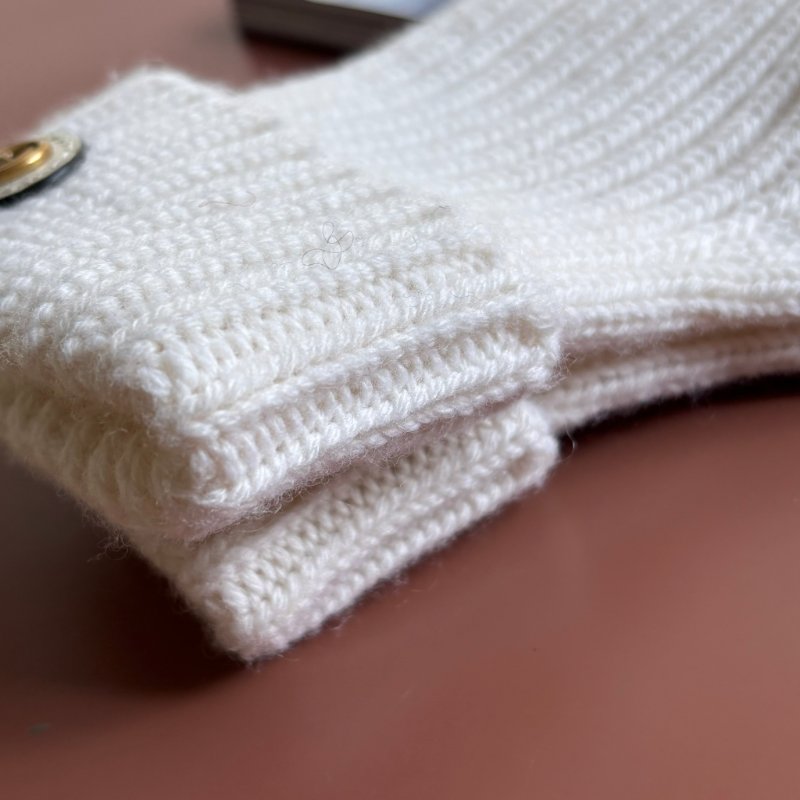 ::GUCCI:: 金屬雙G飾 羊毛山羊絨混紡手套 白色雪地手套-14