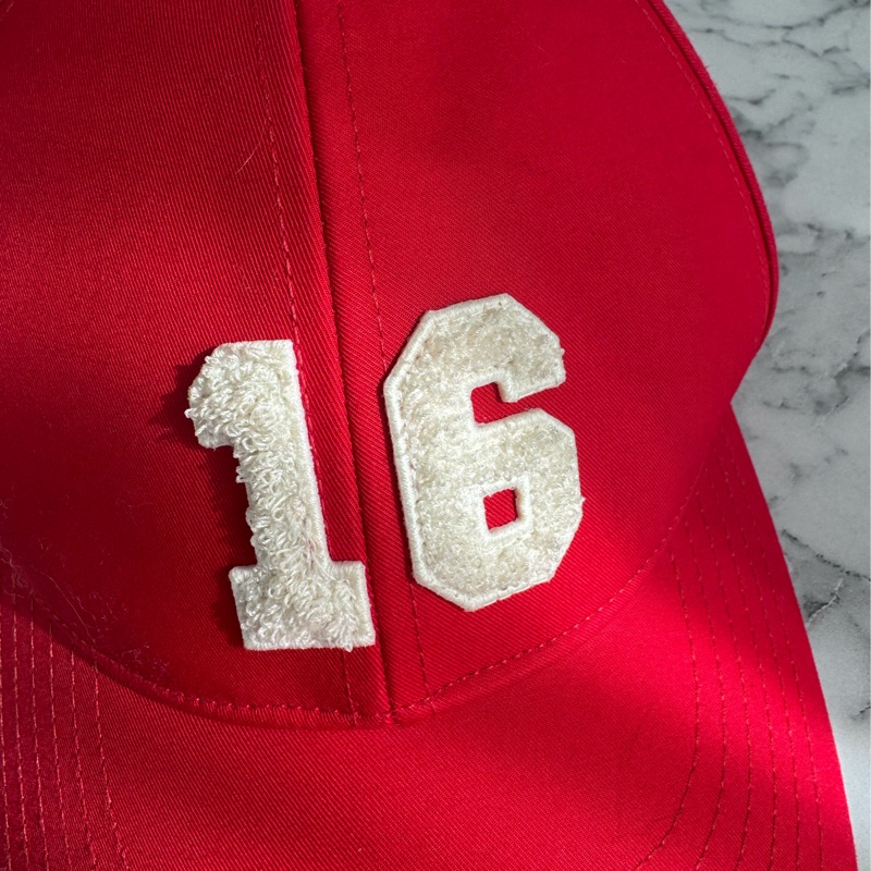 celine紅色白數字棒球帽🧢-1