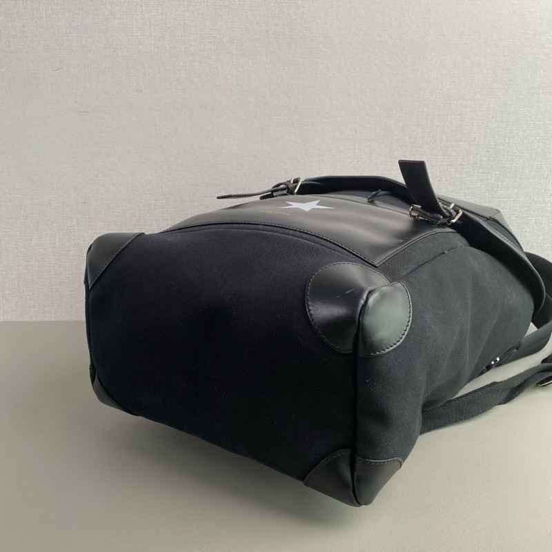 ✨Givenchy  紀梵希 星星後背包 自用好價🖤-5