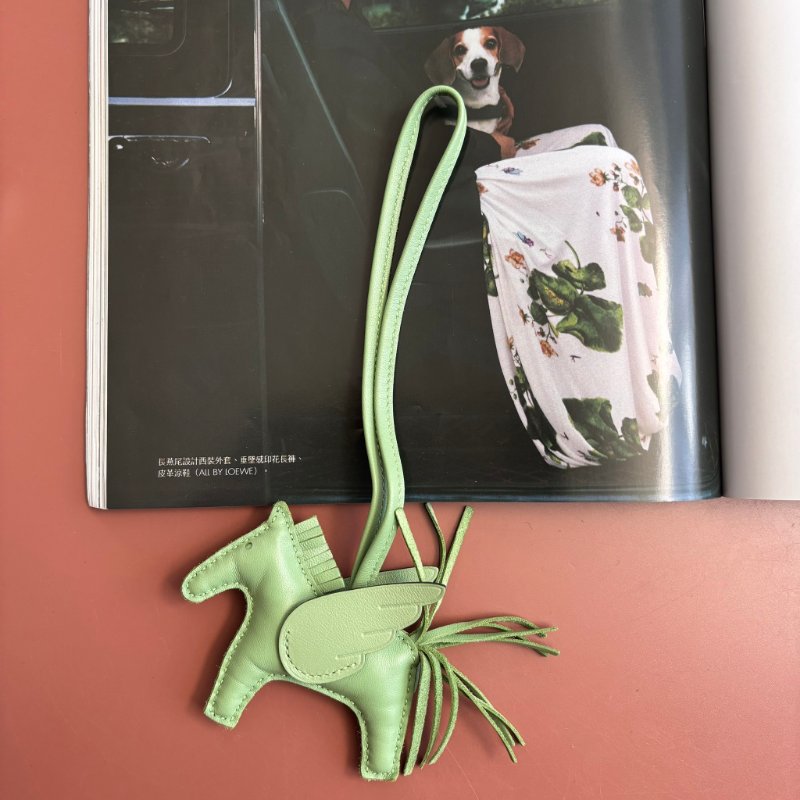 B刻 ::Hermès:: 牛油果綠 酪梨綠 Rodeo Pegase PM 飛馬吊飾 小飛馬 掛飾-0