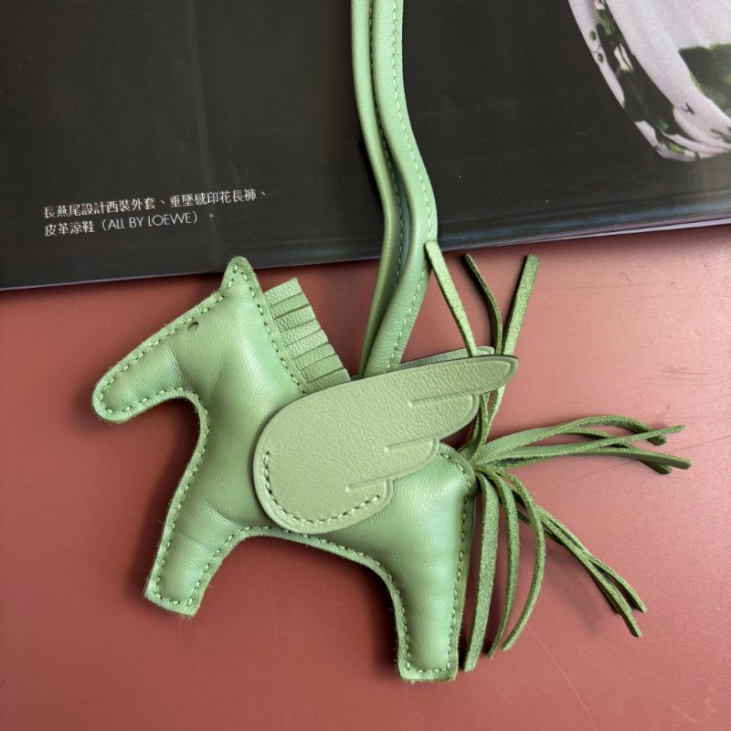 B刻 ::Hermès:: 牛油果綠 酪梨綠 Rodeo Pegase PM 飛馬吊飾 小飛馬 掛飾-1