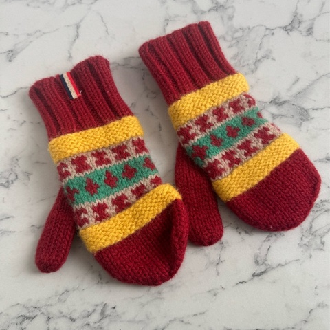 Moncler紅色手套🧤 超保暖✨