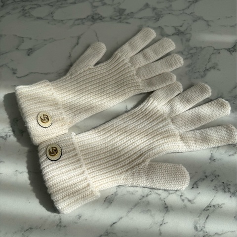 Gucci白色小圓logo手套🧤