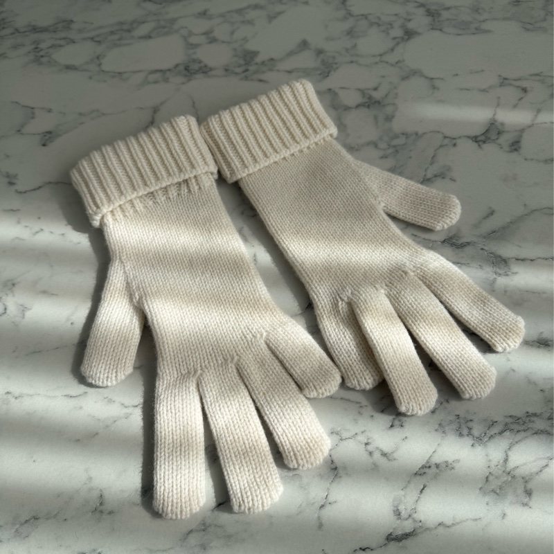 Gucci白色小圓logo手套🧤-1