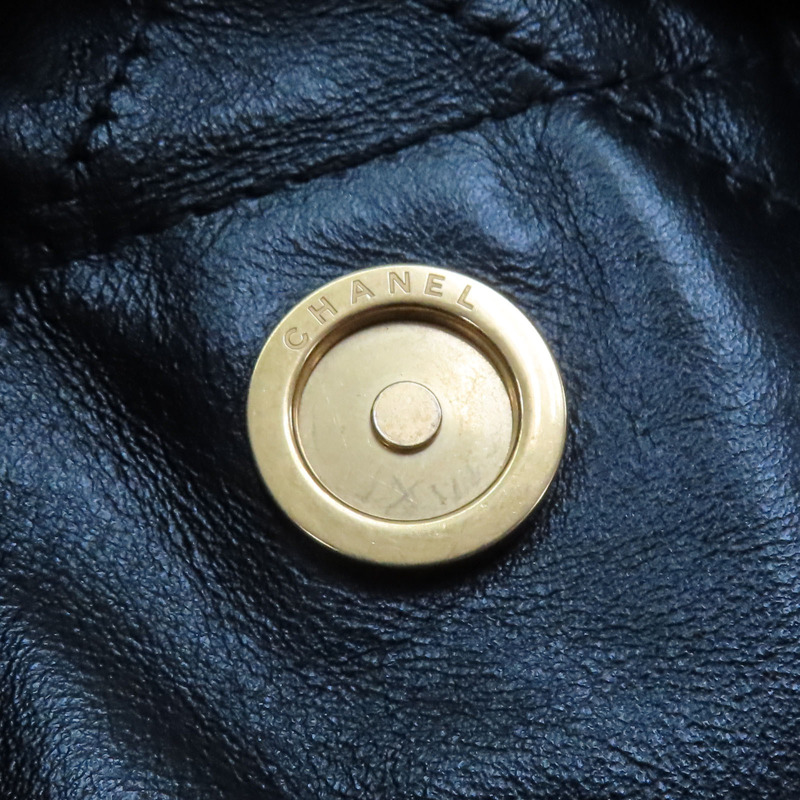 黑色 牛皮 22 鍊帶 肩背包 金釦【CHANEL 香奈兒】 AS3260-16