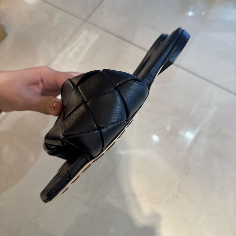 BV黑色編織拖鞋-6