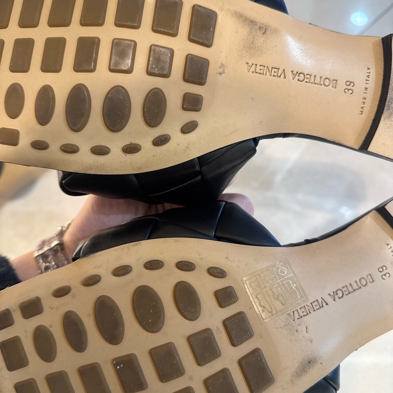 BV黑色編織拖鞋-12