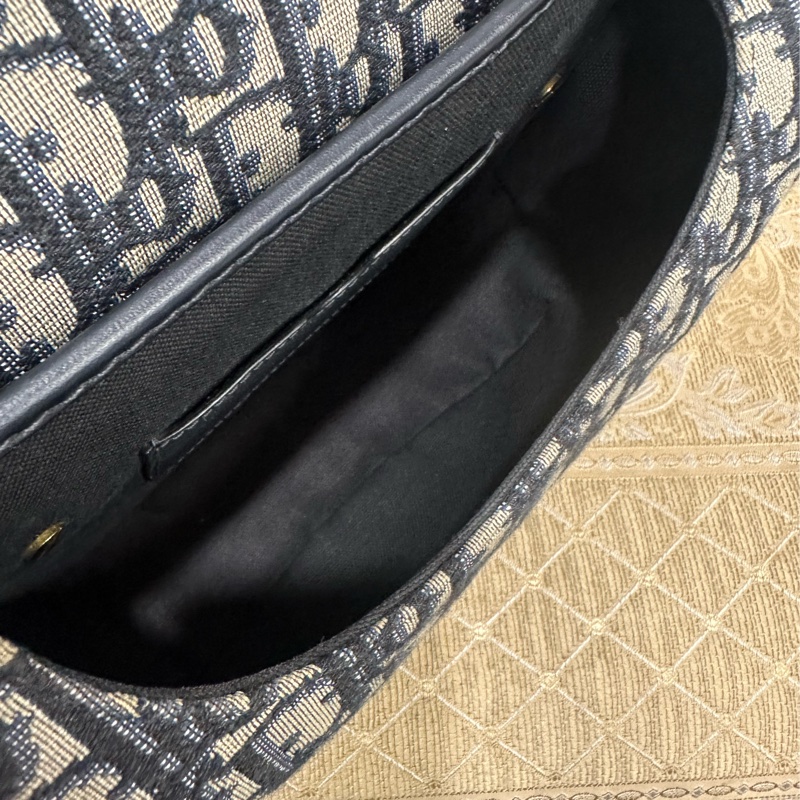 Dior 藍緹花布金釦下蓋斜背中碼Bobby包M9319UTZQ-7