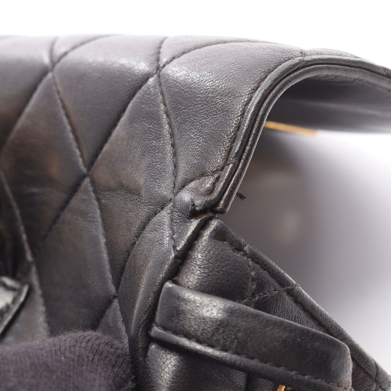 香奈兒 (CHANEL) Matelasse 雙旋扣鏈條背包，羊皮材質，黑色，金色五金，二手 CC-12