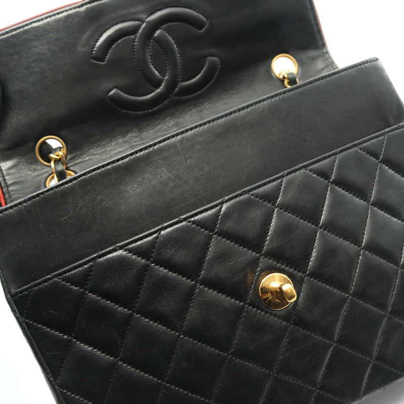 香奈兒 (CHANEL) 絎縫鏈條單肩包，羊皮材質，黑色，金色五金，二手女款-6