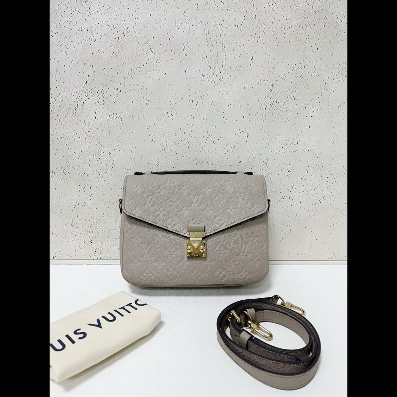 LV pochette Metis
斑鳩灰全皮邮差-0