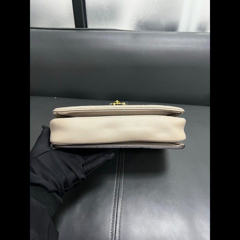 LV pochette Metis
斑鳩灰全皮邮差-4