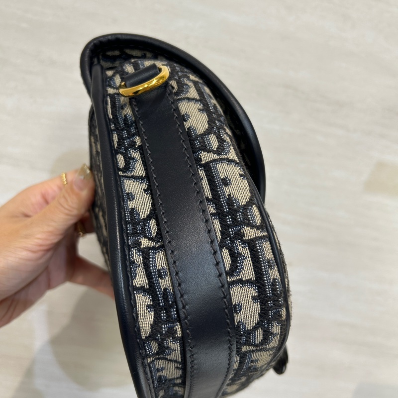 Dior 藍緹花布 中號Bobby包-1