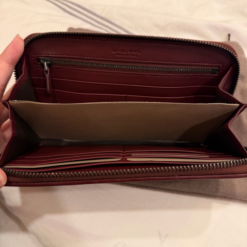 Bottega Veneta 酒紅色長夾，全新-2