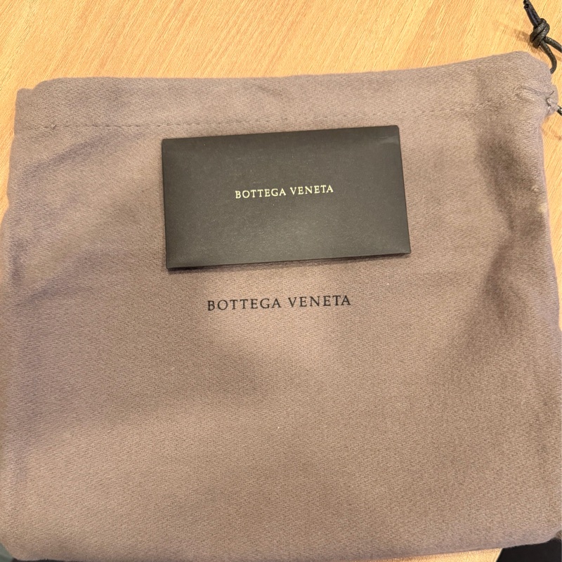 Bottega Veneta 酒紅色長夾，全新-10
