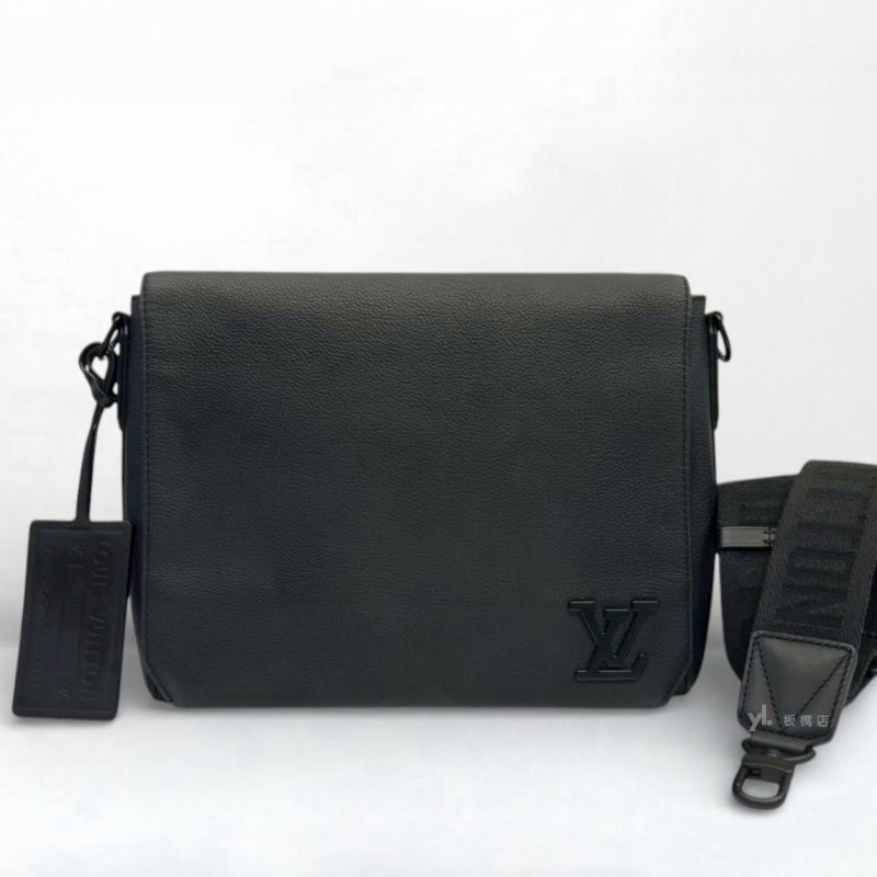 LV包包 Takeoff 黑牛皮郵差包M57080-0