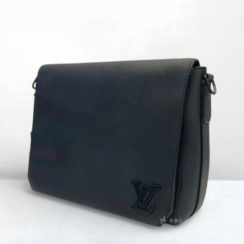 LV包包 Takeoff 黑牛皮郵差包M57080-2